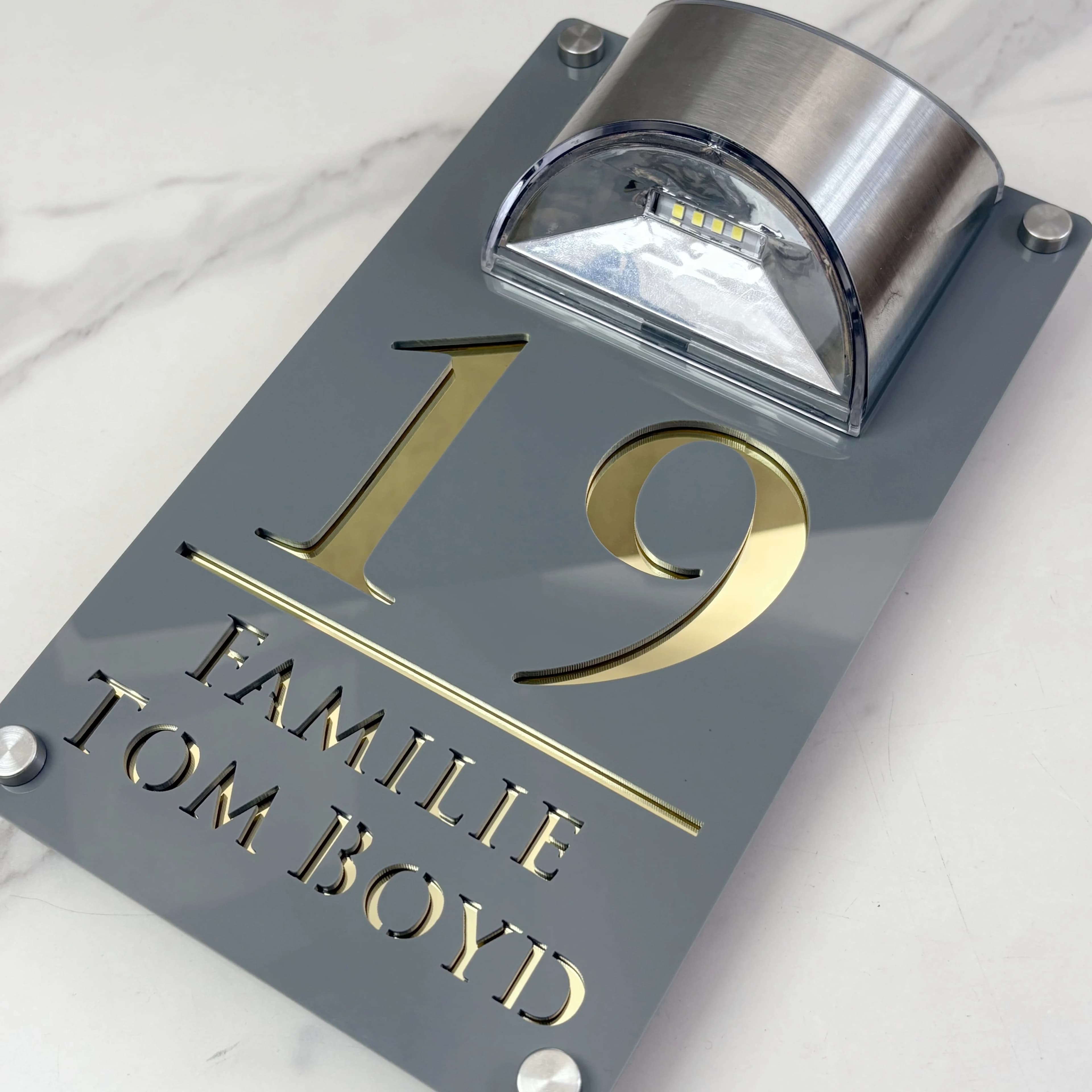 Numéro de maison solaire LED personnalisé, découpe Laser 3D, porte extérieure, nom de famille, adresse de rue, panneau lumineux extérieur