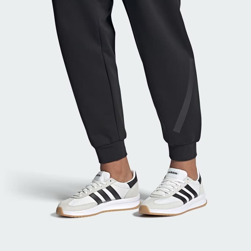 Adidas Run 70s 2.0 FTWWHT/CBLACK/GREONE IH8584 maat 42
